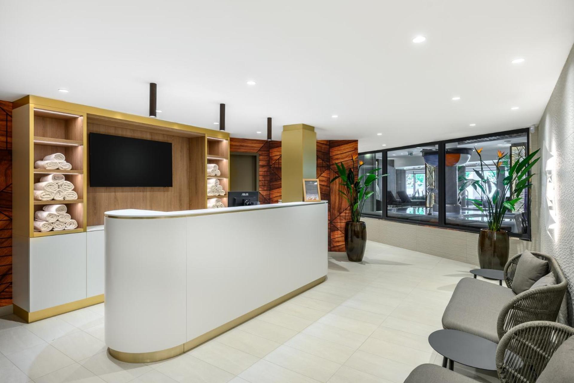 Kenese Bay Garden & Conference Hotel 4*