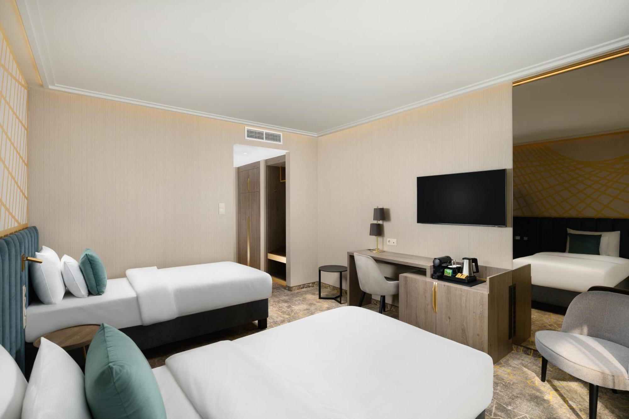 Hotel Kenese Bay Garden & Conference